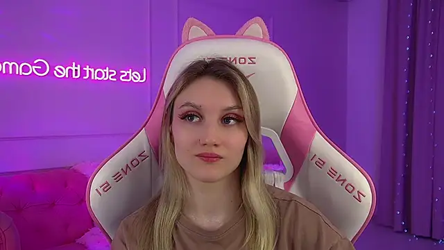 StacyEvances' Live XXX Chat