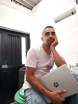 XXX chat uživo modela stivenlujan69