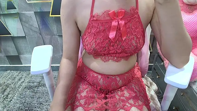 NymphoIsLive élő XXX-chatje