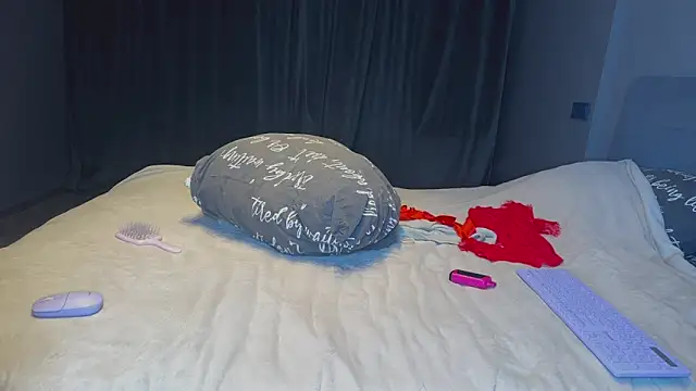 แชท XXX สดของ yourselenas