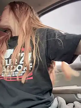 แชท XXX สดของ GoldenFlameGoddess