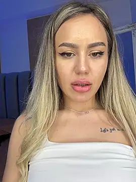 alisa_w élő XXX-chatje