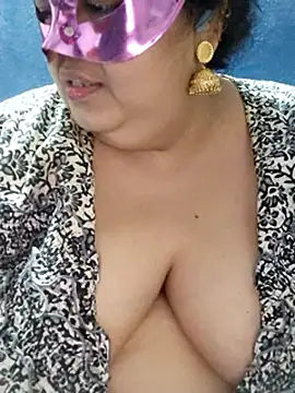 XXX chat uživo modela tamilthanushri