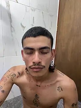 sorry-mom69: διαδικτυακό σόου στην κάμερα