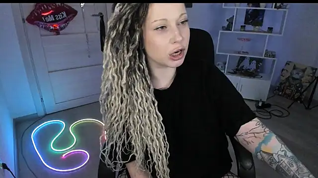 HoneySallyMoore: онлайн-секс-чат