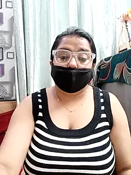 دردشة GangbangCouple الجنسية المباشرة