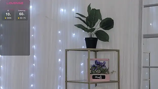 SarahRaynex Chat XXX in diretta