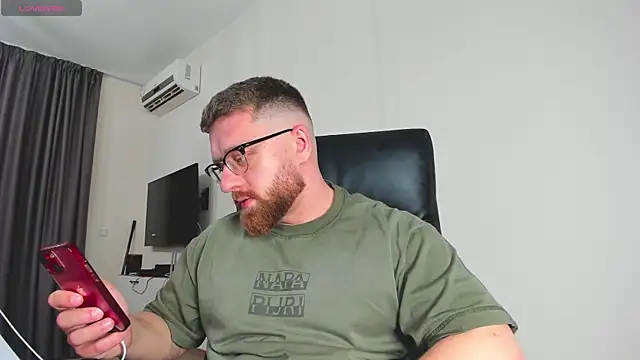 Findom_guyのウェブカメラショー