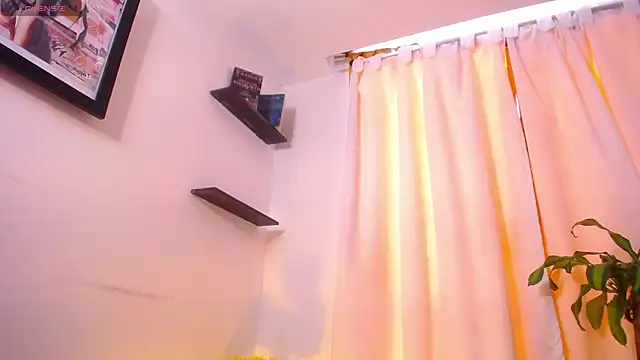 Show modela TOMBOYSEXX na web-kameri