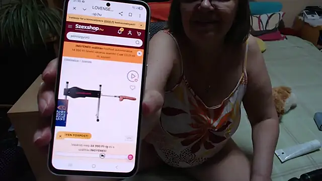 Pertunjukan Kamera Web Dorina