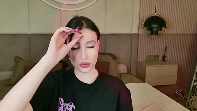 EmmaLawrens Adlı Modelin Canlı XXX Sohbeti