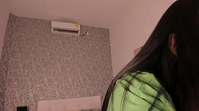 Kanheda_ Adlı Modelin Canlı XXX Sohbeti