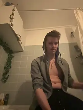 Chat +18 de Toyjungee ao vivo