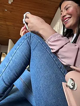 Chatroom XXX en direct de GiuliaBianchi