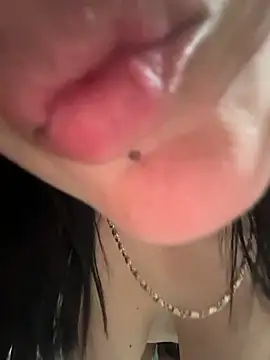 La_quecuu élő XXX-chatje