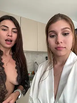 Nikii__ élő XXX-chatje