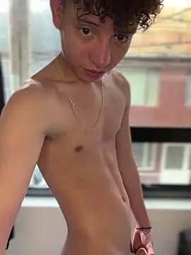 yoursexyjose Chat XXX live