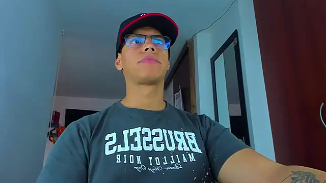 _John_Boy_ Show in webcam