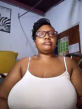 YELLOW_BONE webkamerás műsora