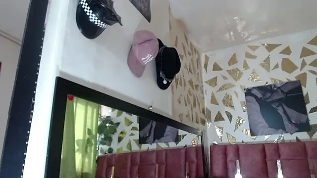 Kazsandraa লাইভ XXX চ্যাট