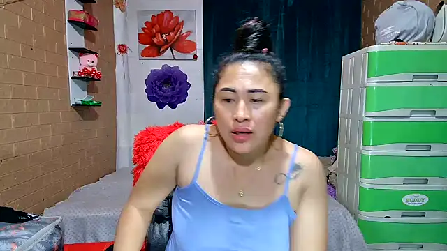 Chat XXX en directo de Ugly-Filipina
