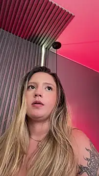 Chat XXX Live MiaPetit_