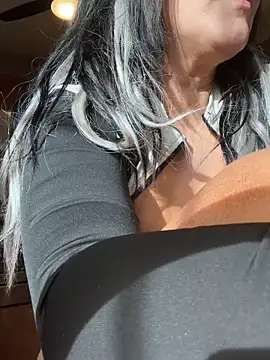 XXX chat uživo modela LittleMissEeve