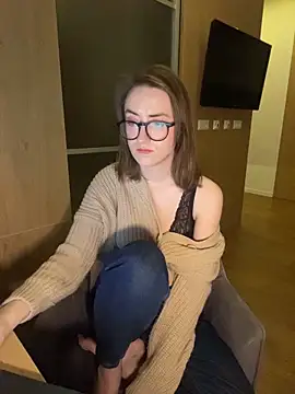 Show modela Persephone_Kore na web-kameri