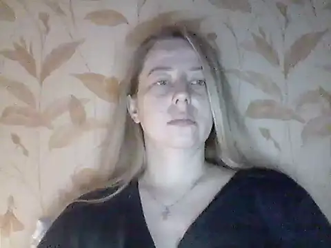 Miralisse: διαδικτυακό σόου στην κάμερα