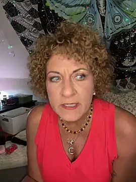 Chat +18 de SuzyCatzz ao vivo