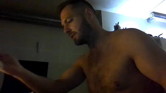 XXX chat uživo modela cheekycherryx