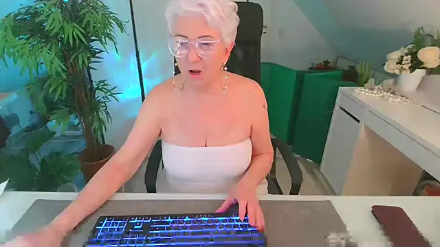 LovelyHelena – Live XXX-chat