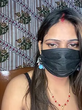 Chat +18 de CUTI-NAINA ao vivo