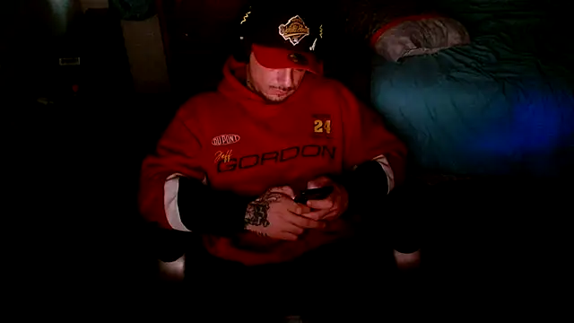 DADDY_KANE8---: διαδικτυακό σόου στην κάμερα