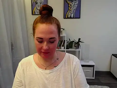 Lady_Tiana élő XXX-chatje