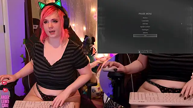 Angel-Lewd-Cake: διαδικτυακό σόου στην κάμερα