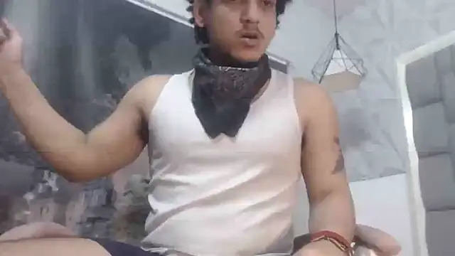 Xfire_boy69 Adlı Modelin Canlı XXX Sohbeti