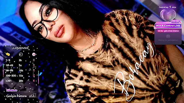 KYLIE_SHEMALE Adlı Modelin Canlı XXX Sohbeti