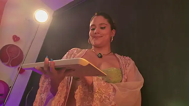 دردشة Avelyne الجنسية المباشرة