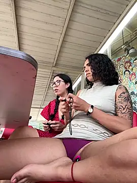 Alice_surprise's Live XXX Chat