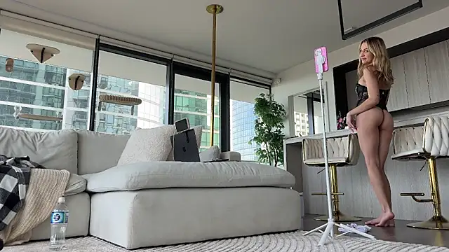 Graciemae_baexx: онлайн-секс-чат