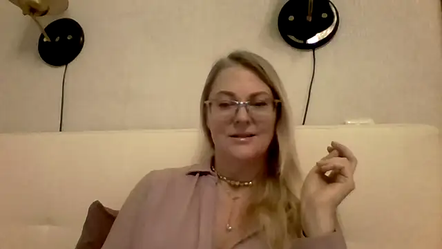 Živý XXX chat Emilia99