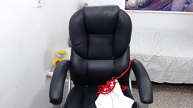 emiliaa_hotn Live XXX chat