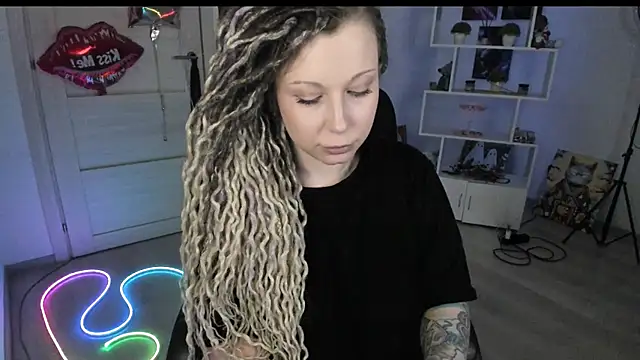 HoneySallyMoore 现场XXX聊天