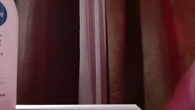 Dawwwn2000 Adlı Modelin Canlı XXX Sohbeti