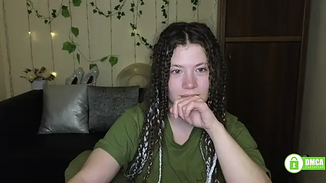 Alicia_redfollow Adlı Modelin Canlı XXX Sohbeti