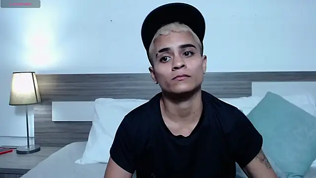 Chat +18 de Liiamthompson ao vivo