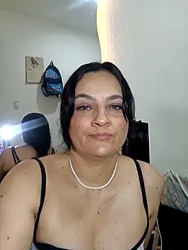 Czat XXX na żywo – megan_milf79