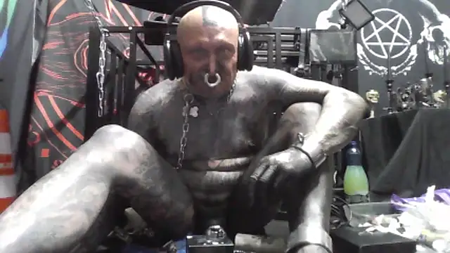 Pokazy przed kamerką – object857