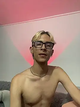 Dracco_Velour_: διαδικτυακό σόου στην κάμερα